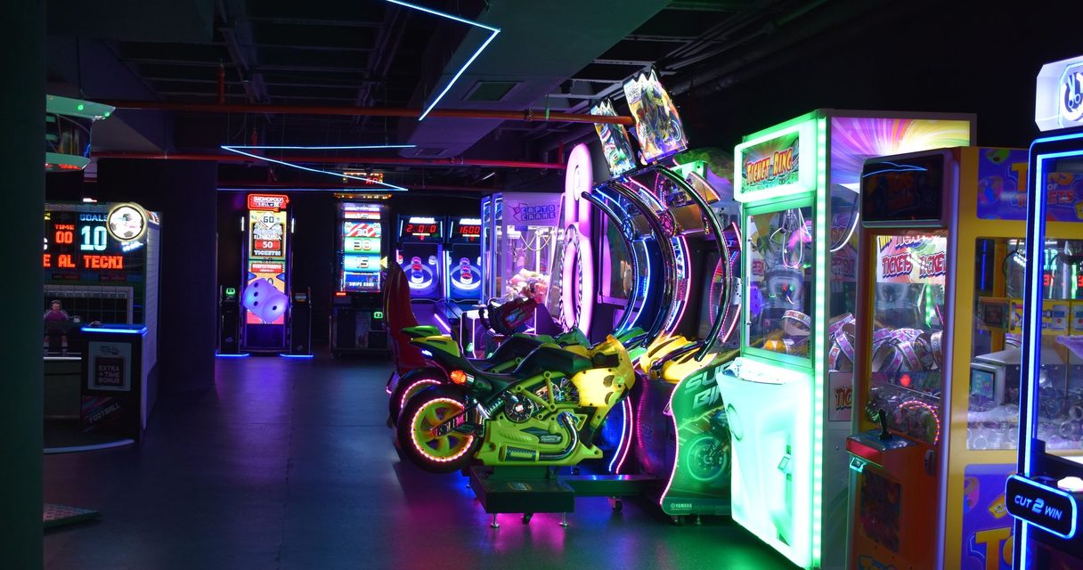 Neon arcade games โ Roobet Games Hub