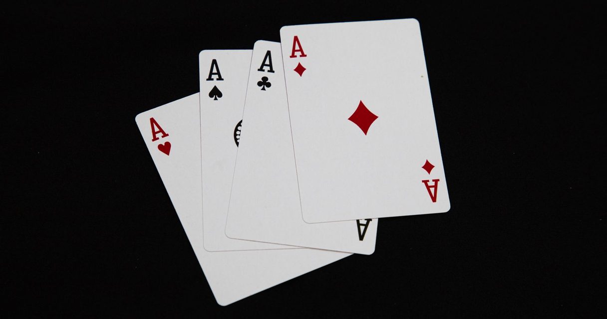 Fanned deck of playing cards for Roobet Hilo