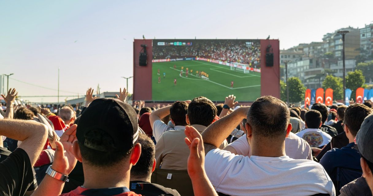 Live sports broadcast screens for in-play betting